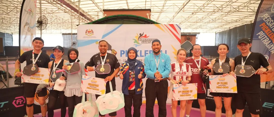 A podium at KBS Masters Games Pickleball 2026, with RM1,000, RM800 and RM400 placards