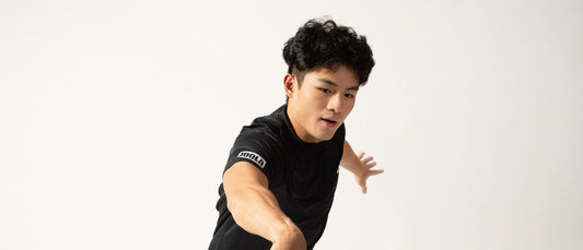 A JOOLA sponsored athlete with the Agassi Pro V Washed Indigo paddle.
